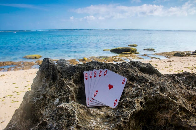 Ile kart można położyć w Uno podczas jednej tury?